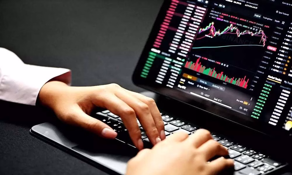 پشتیبانی مشتریان در بروکر تاپ اف ایکس