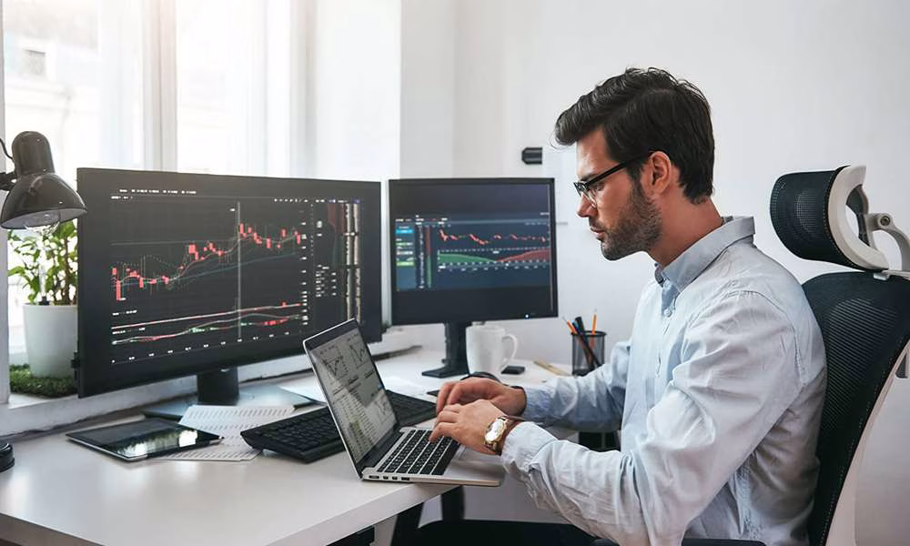 معایب پراپ تریدینگ چیست: روی تاریک ماجرا